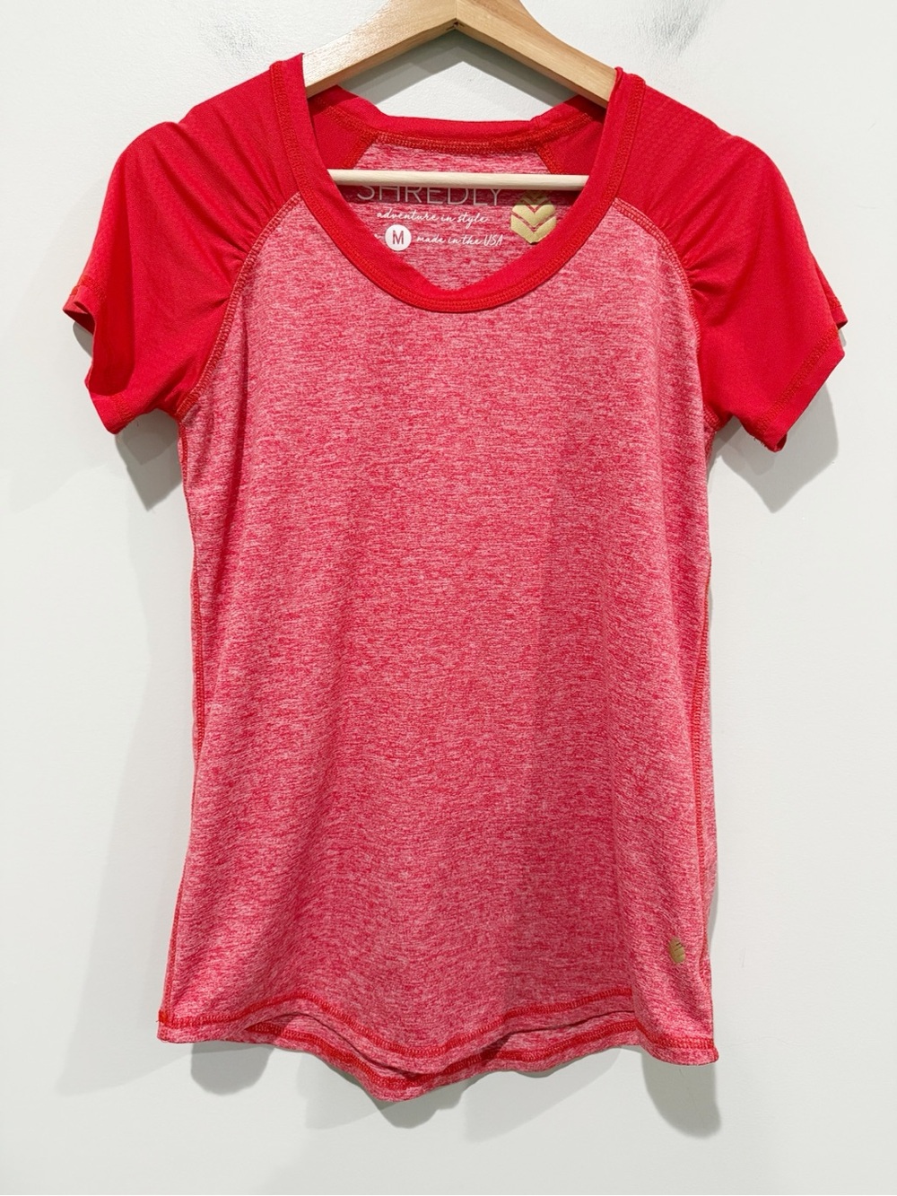 SHREDLY Women’s Performance Athletic Short Sleeve Top Heathered Red Size Medium